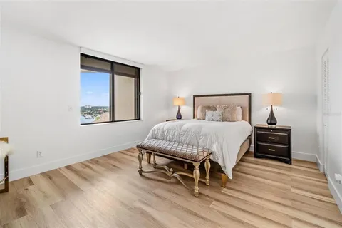 $630,000 | 5950 Pelican Bay Plaza South, Unit PH 2D, Gulfport, FL 33707