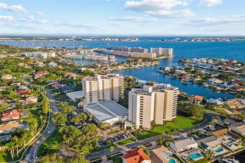 $630,000 | 5950 Pelican Bay Plaza South, Unit PH 2D, Gulfport, FL 33707