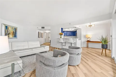 $630,000 | 5950 Pelican Bay Plaza South, Unit PH 2D, Gulfport, FL 33707