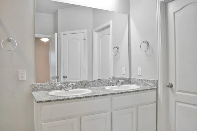 $2,000 | 31619 Heguy Pass, Fulshear, TX 77441