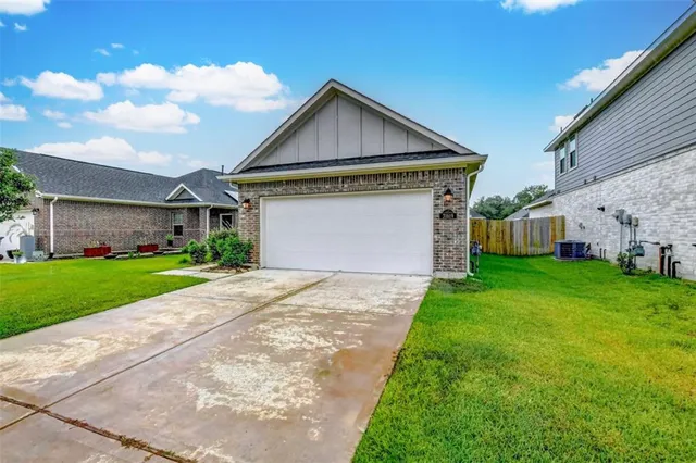 $2,000 | 31619 Heguy Pass, Fulshear, TX 77441