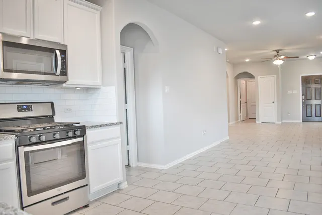 $2,000 | 31619 Heguy Pass, Fulshear, TX 77441