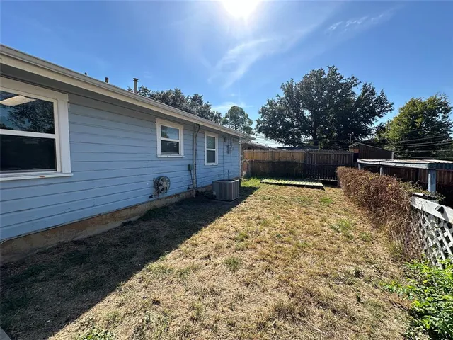 $1,650 | 237 Arthur Drive, Hurst, TX 76053