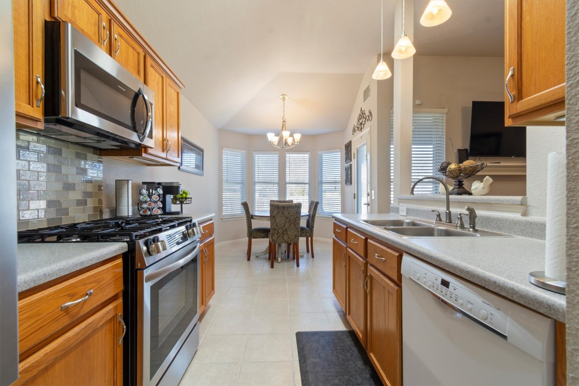 1603 Waterfall Avenue Leander, TX 78641 - Photo 11 of 29