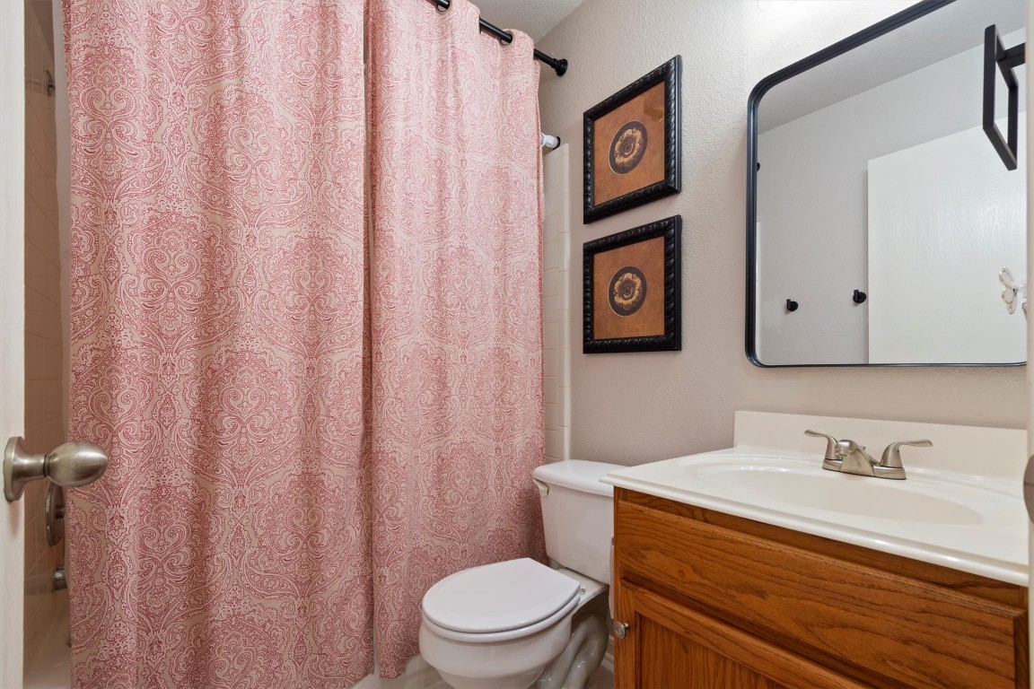 1603 Waterfall Avenue Leander, TX 78641 - Photo 19 of 29 Secondary Bathroom