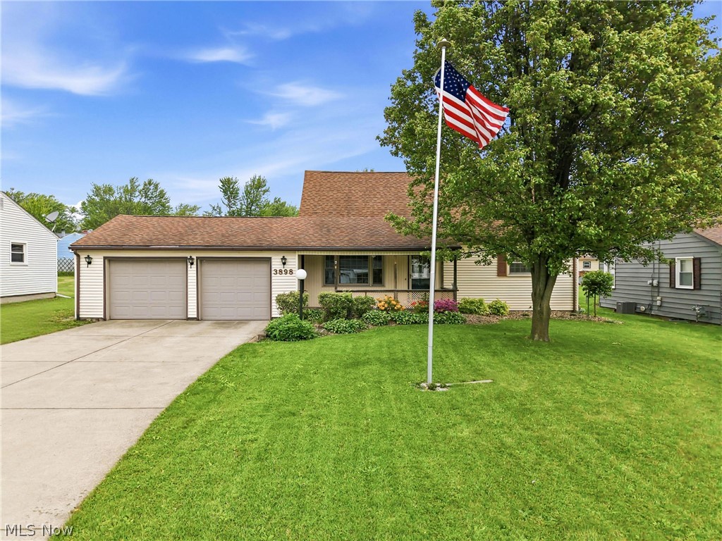 Welcome Home!  1st floor bedroom & bathroom for ease & convenience