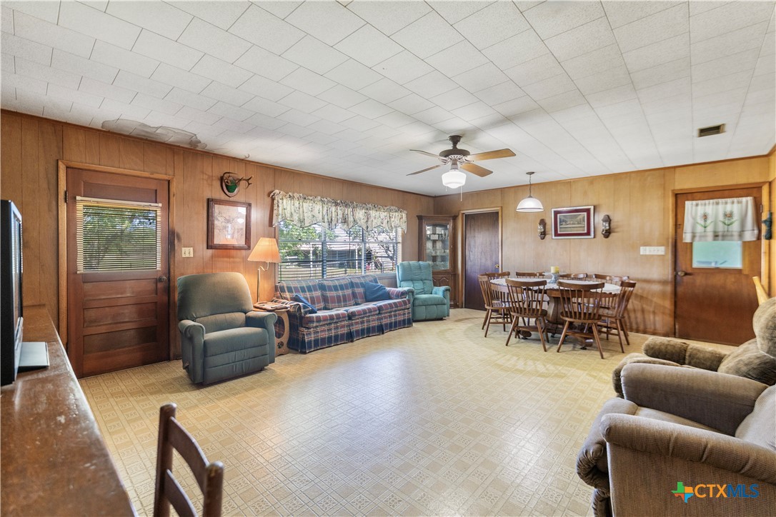 2602 Bootlegger Lane Yoakum, TX 77995 - Photo 4 of 26