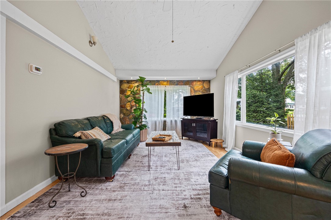 11 Seacliffe Road Irondequoit, NY 14622 - Photo 13 of 50 Gallery Image 13