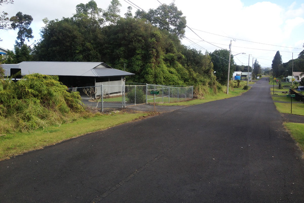 286 Kaniela Road Mountain View, HI 96771 - Photo 1 of 6 a view of a street with a house