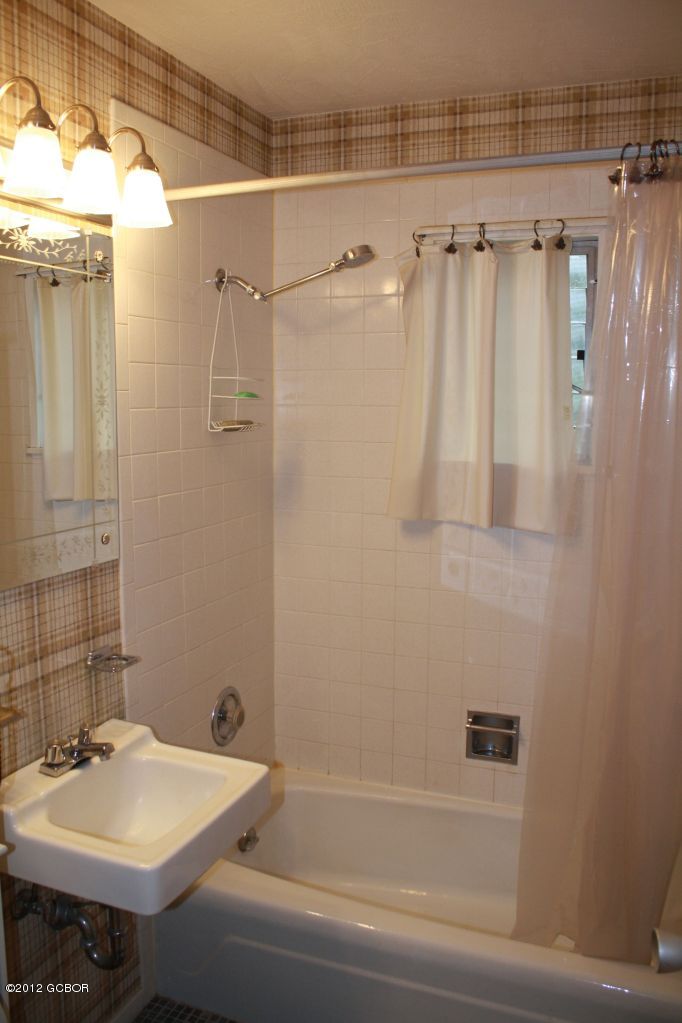 316 County Road Fraser, CO 80442 - Photo 14 of 16 bathroom1