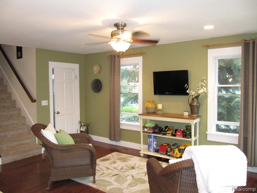 403 West 2nd Street Rochester, MI 48307 - Photo 6 of 25 Family Room.