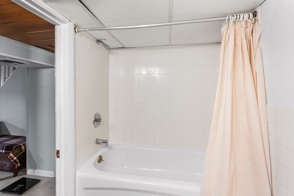 104 College Farm Road Waltham, MA 02451 - Photo 20 of 26
