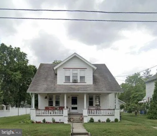 $1,800 | 307 Edgewood Avenue, Delanco, NJ 08075