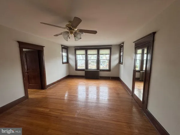 $1,700 | 307 Edgewood Avenue, Delanco, NJ 08075
