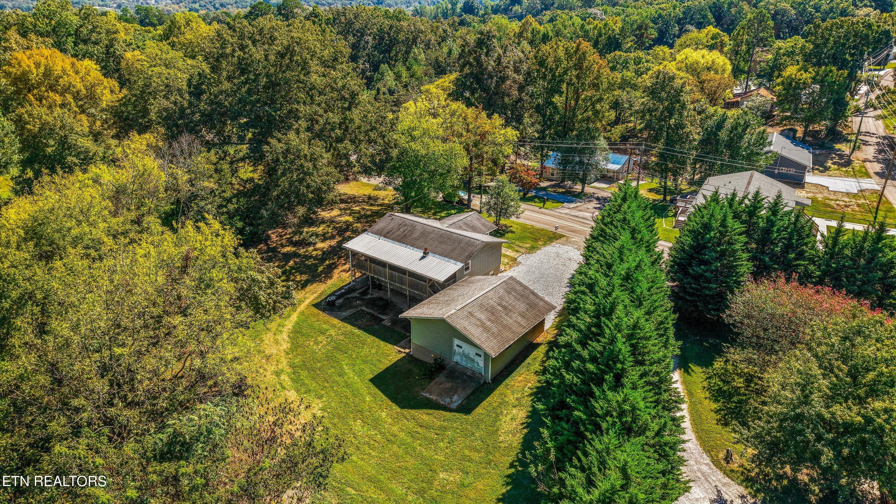 1832 Amherst Road Knoxville, TN 37909 - Photo 28 of 37 37-1832 Amherst Rd 05