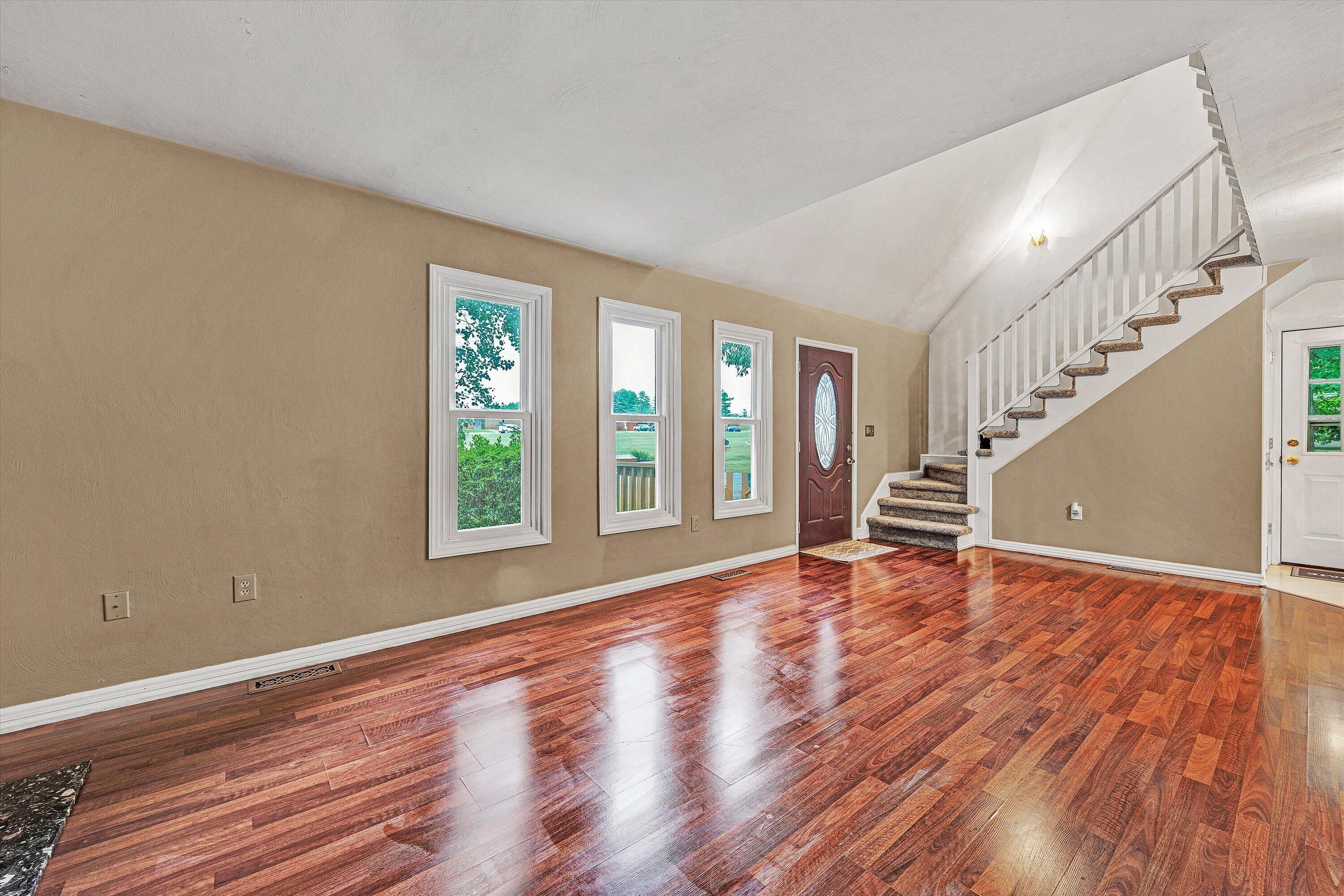 5110 Stewartsville Road Moneta, VA 24121 - Photo 4 of 24 07-DSC00088