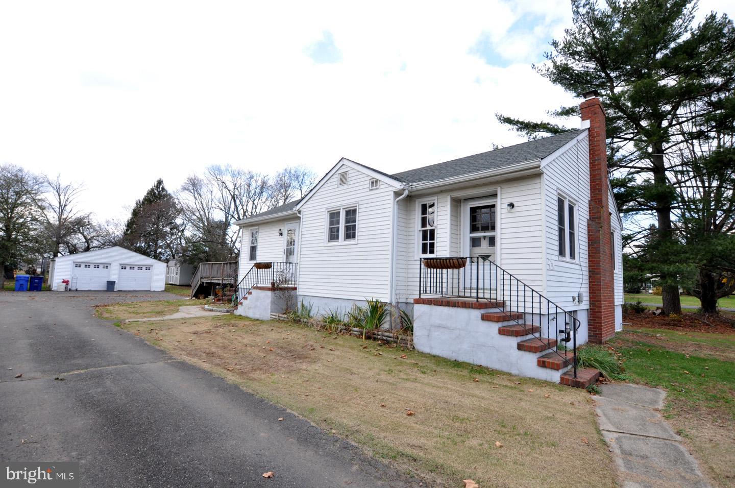 31 Arneys Mt Road Pemberton, NJ 08068 - Photo 3 of 25