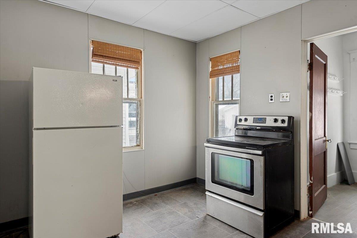 146 North English Avenue Springfield, IL 62702 - Photo 8 of 25 Gallery Image 8