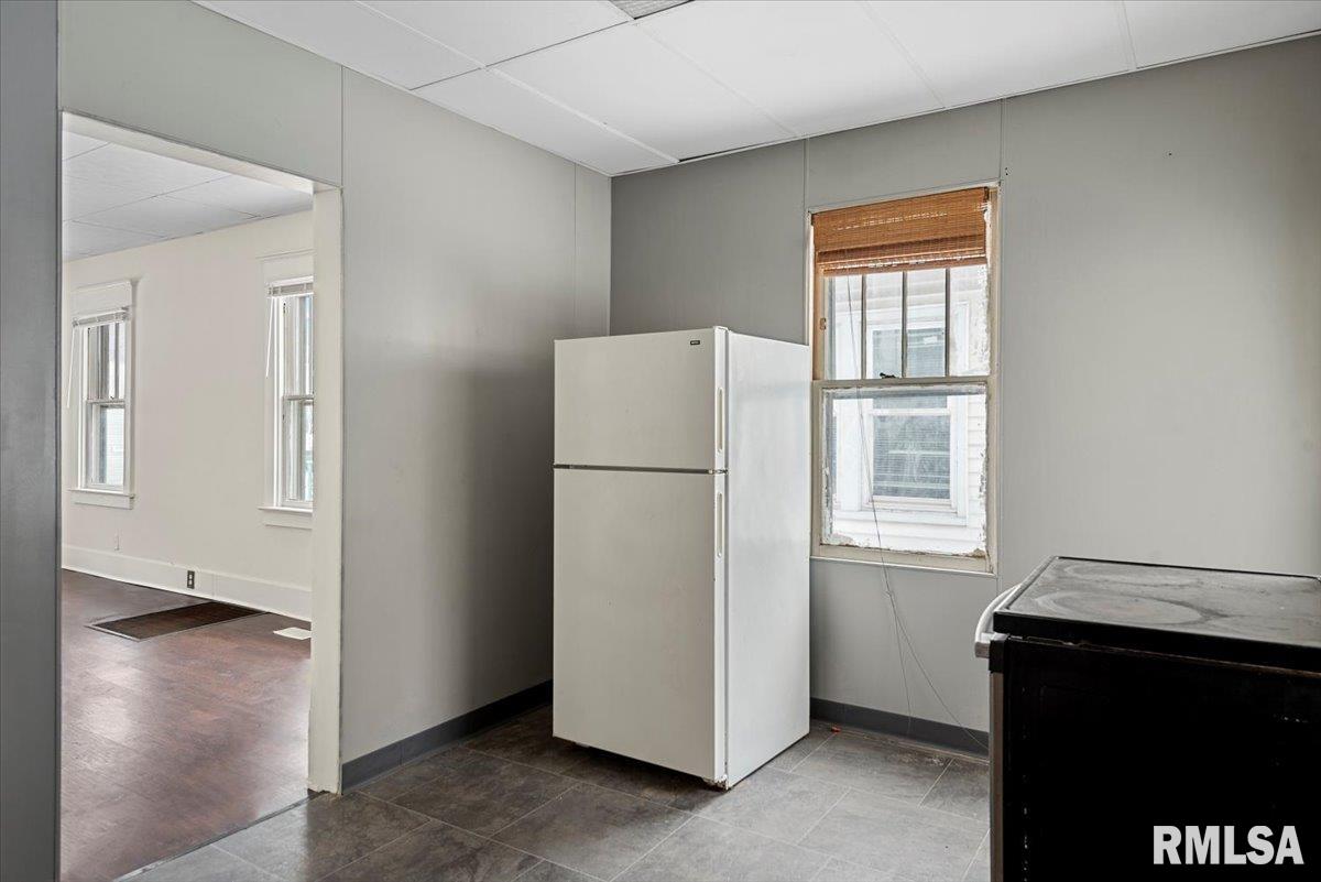 146 North English Avenue Springfield, IL 62702 - Photo 9 of 25 Gallery Image 9