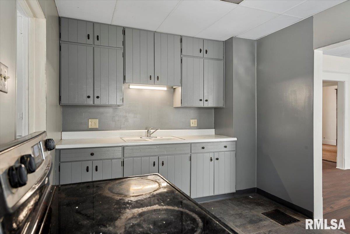 146 North English Avenue Springfield, IL 62702 - Photo 10 of 25 Gallery Image 10