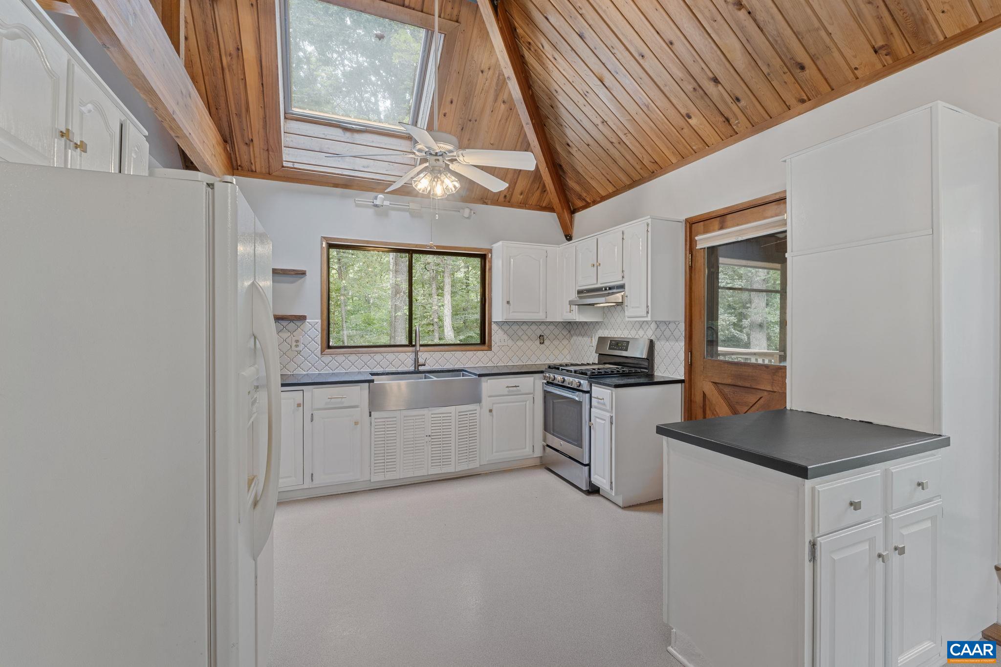 13 Axle Tree Road Palmyra, VA 22963 - Photo 41 of 71 Soapstone Counters