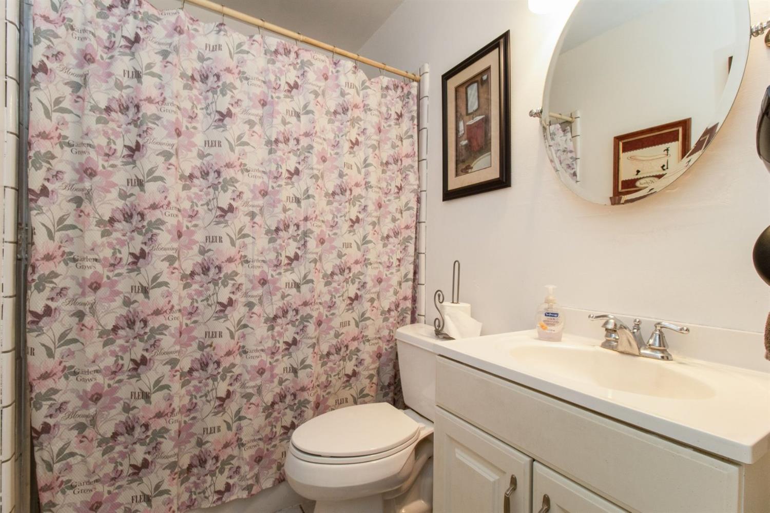 542 Manning Avenue Reedley, CA 93654 - Photo 14 of 26