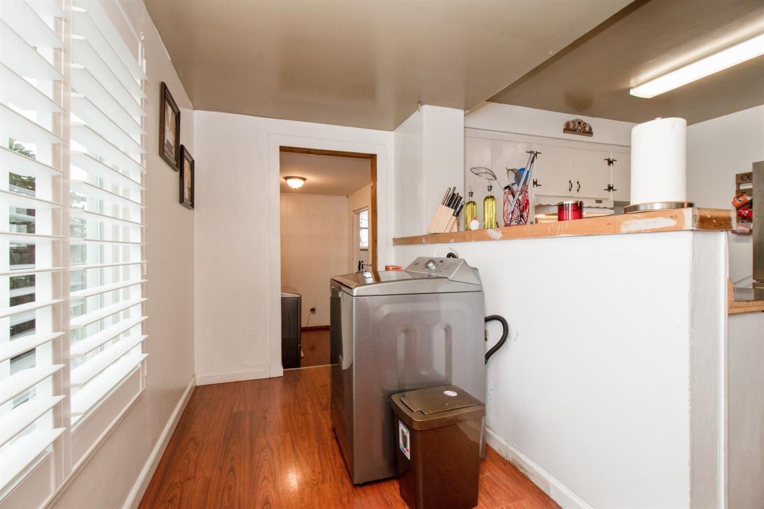 542 Manning Avenue Reedley, CA 93654 - Photo 8 of 26