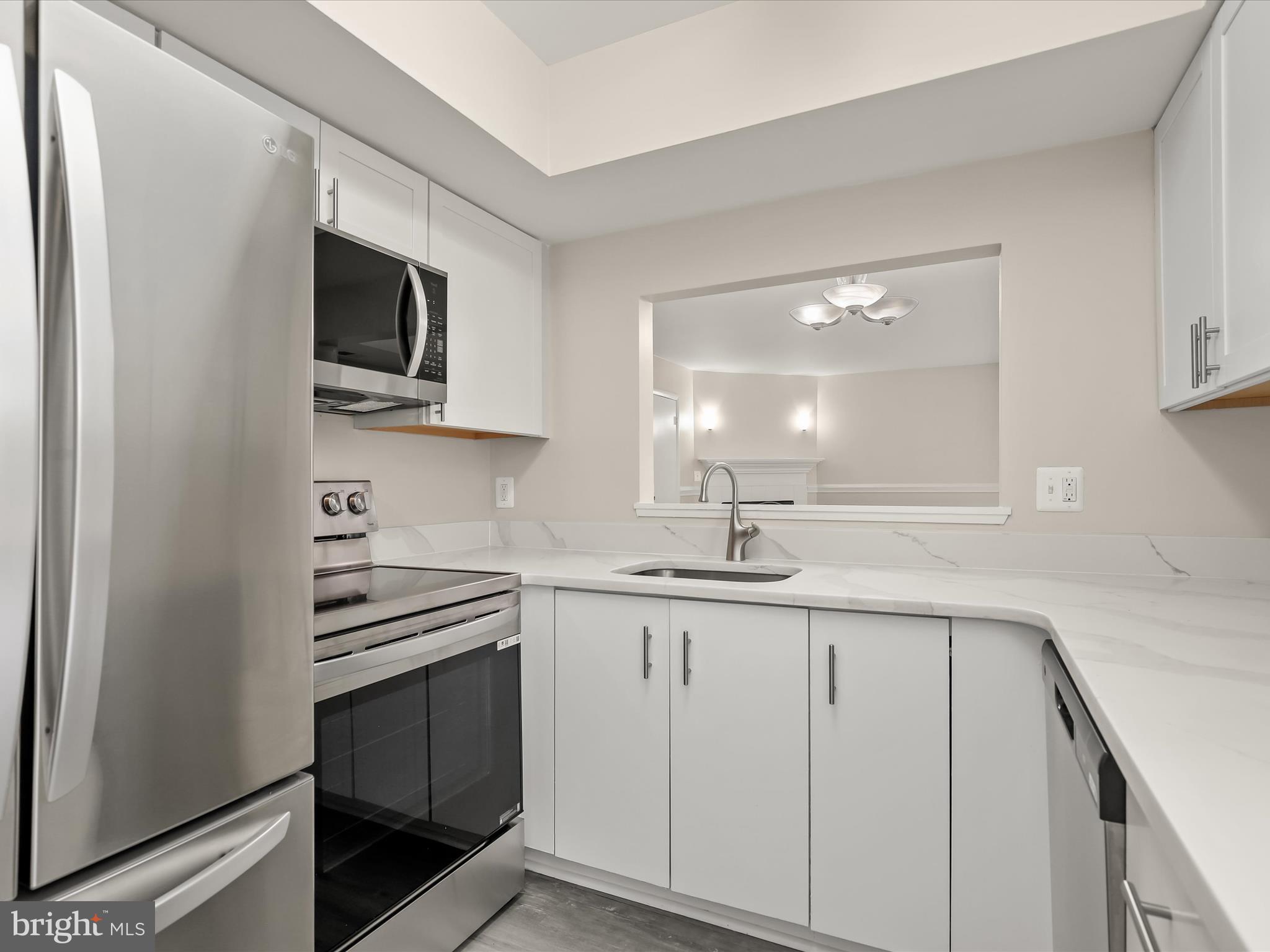 6909 Jones View Drive, Unit 3A Baltimore, MD 21209 - Photo 14 of 42 Kitchen