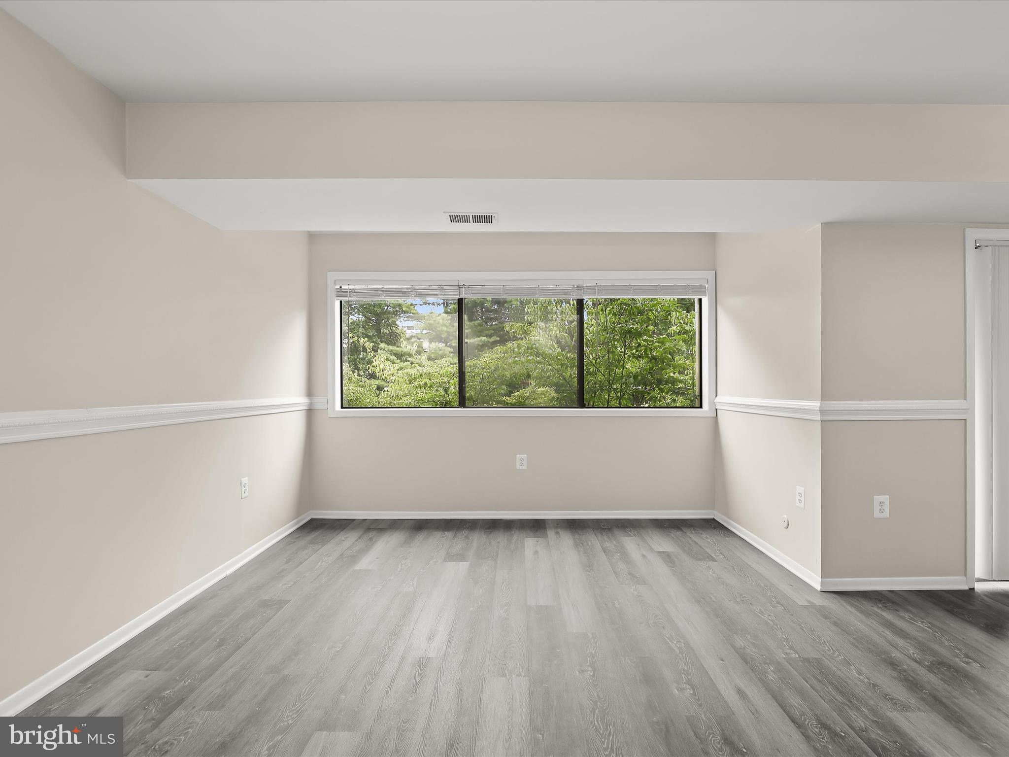 6909 Jones View Drive, Unit 3A Baltimore, MD 21209 - Photo 10 of 42 Living Room