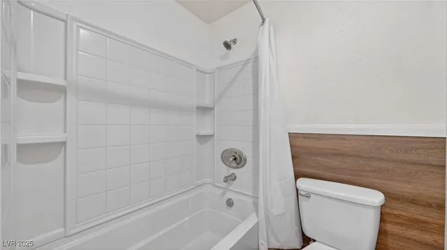 $490,000 | 11428 Belmont Lake Drive, Unit 101, Las Vegas, NV 89135