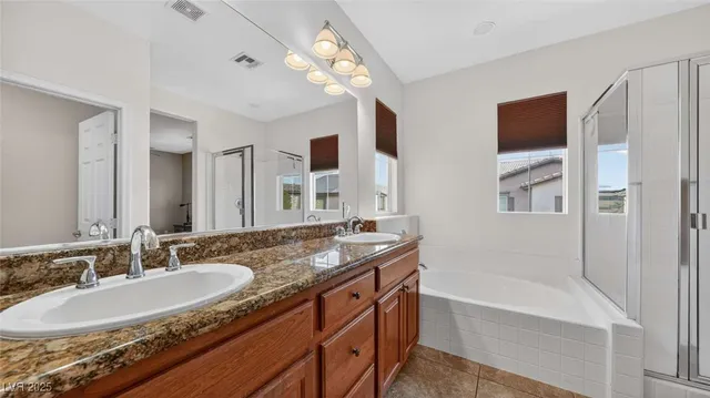 $490,000 | 11428 Belmont Lake Drive, Unit 101, Las Vegas, NV 89135