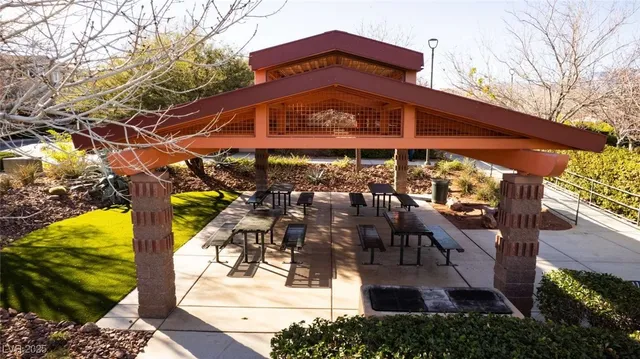 $490,000 | 11428 Belmont Lake Drive, Unit 101, Las Vegas, NV 89135