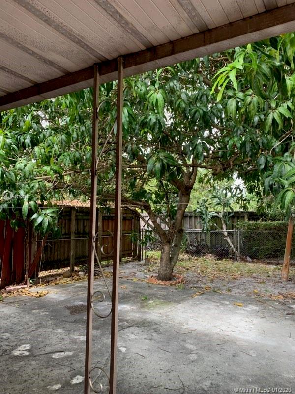 821 East 13th Street Hialeah, FL 33010 - Photo 17 of 18