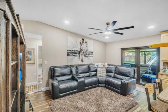 $799,900 | 5540 Southwest 113th Avenue, Cooper City, FL 33330