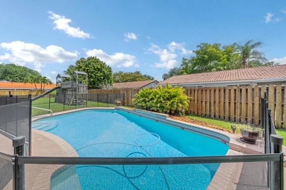 $799,900 | 5540 Southwest 113th Avenue, Cooper City, FL 33330
