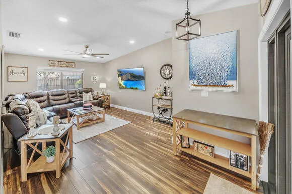 $799,900 | 5540 Southwest 113th Avenue, Cooper City, FL 33330