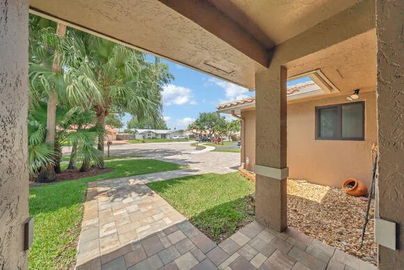 $799,900 | 5540 Southwest 113th Avenue, Cooper City, FL 33330