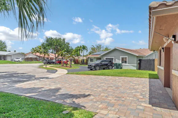 $799,900 | 5540 Southwest 113th Avenue, Cooper City, FL 33330