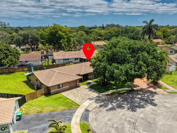 $799,900 | 5540 Southwest 113th Avenue, Cooper City, FL 33330