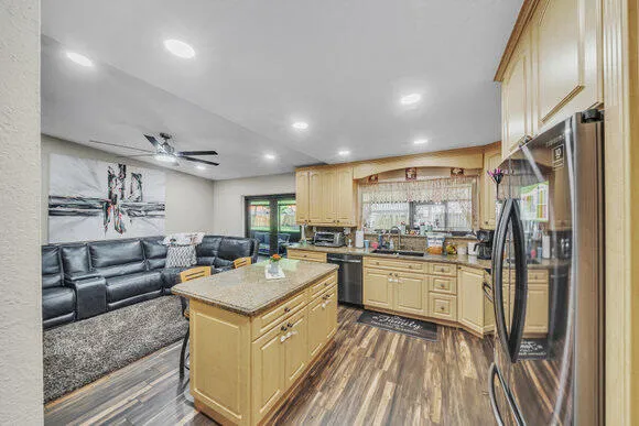$799,900 | 5540 Southwest 113th Avenue, Cooper City, FL 33330