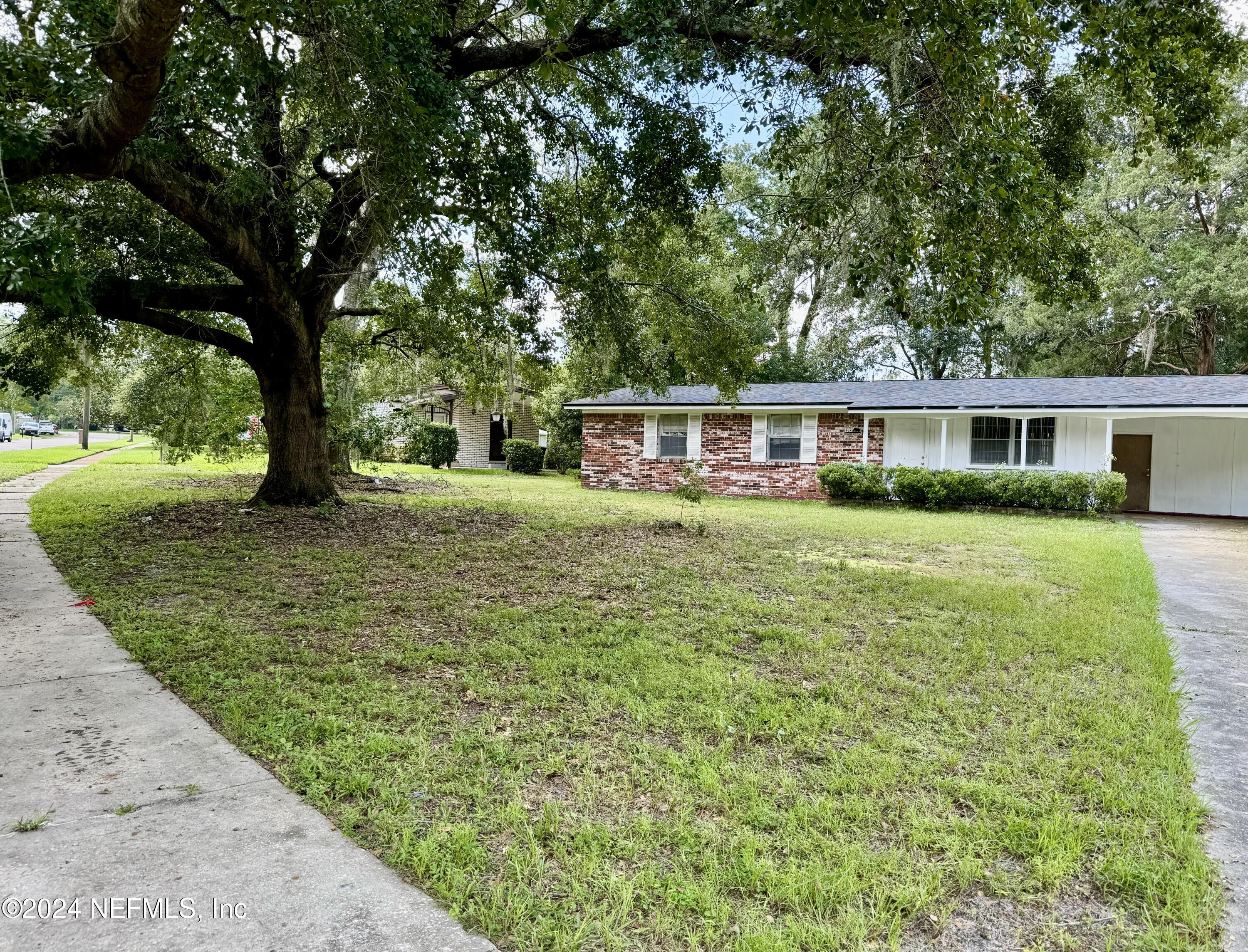 7611 Hillside Drive Jacksonville, FL 32221 - Photo 2 of 25 IMG_7285