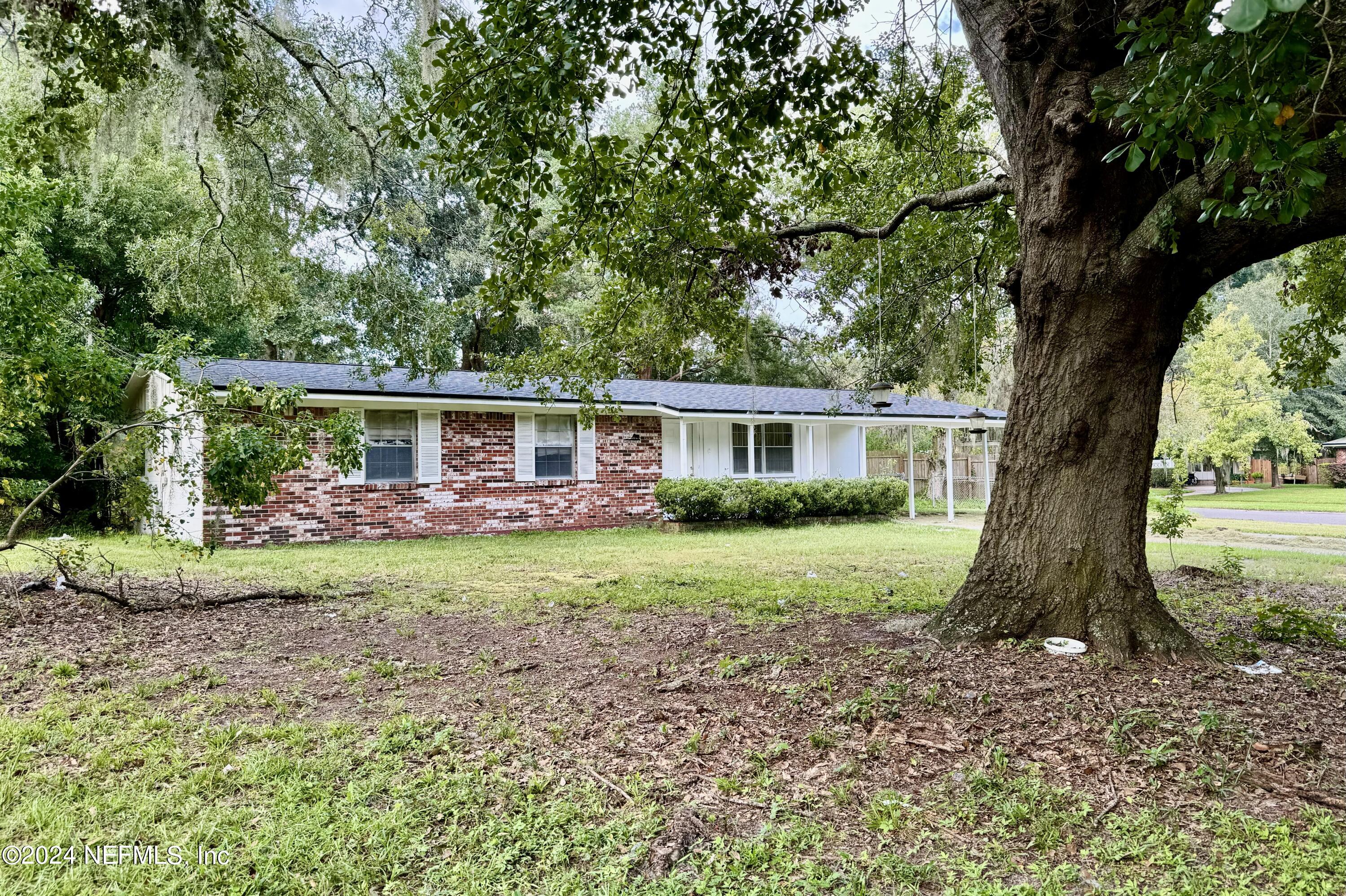 7611 Hillside Drive Jacksonville, FL 32221 - Photo 4 of 25 IMG_7287