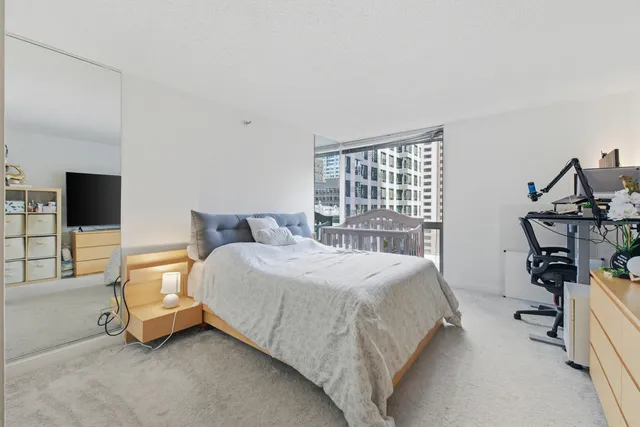 $2,500 | 200 North Dearborn Street, Unit 1203, Chicago, IL 60601