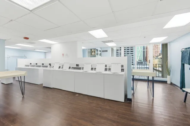 $2,500 | 200 North Dearborn Street, Unit 1203, Chicago, IL 60601