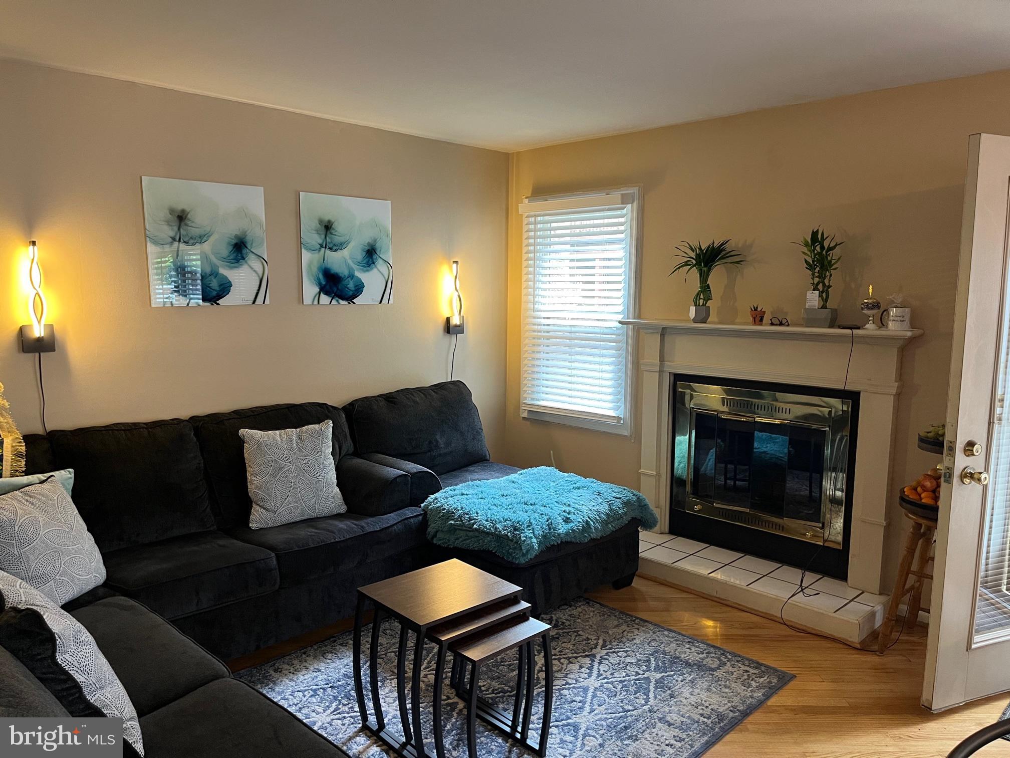 93 Beacon Square Chesterbrook, PA 19087 - Photo 2 of 17 Family room