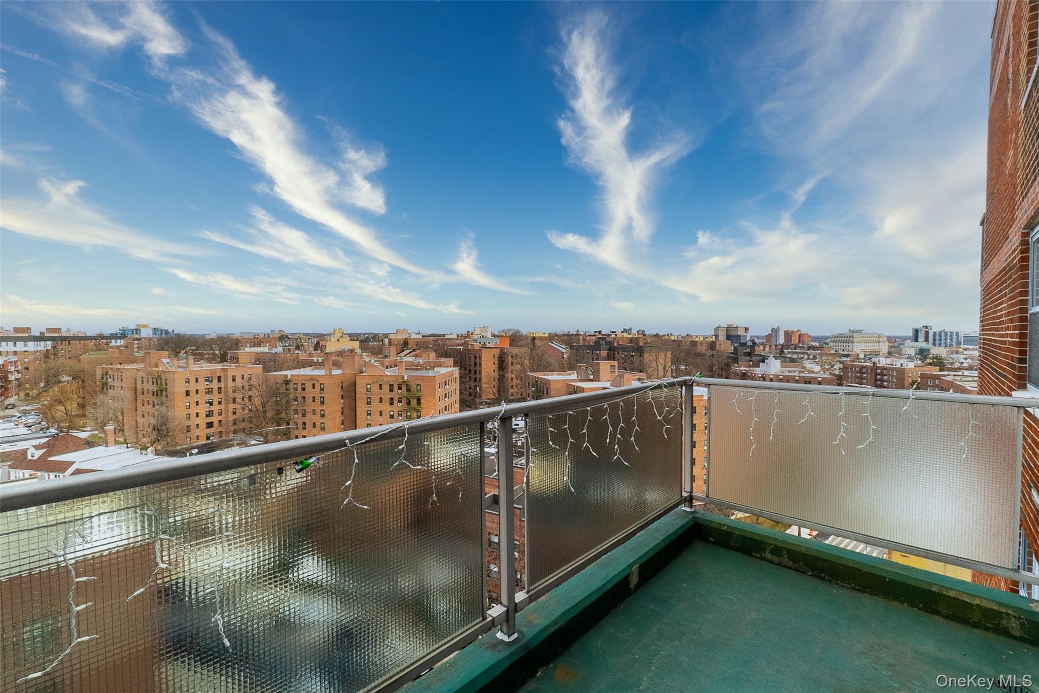 85-15 Main Street, Unit J12 Queens, NY 11435 - Photo 4 of 26 a view of a terrace
