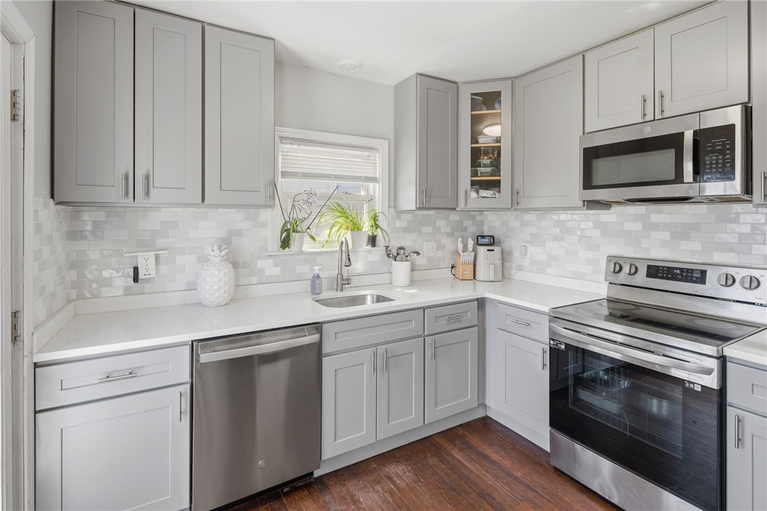 526 Post Road Warwick, RI 02888 - Photo 19 of 41