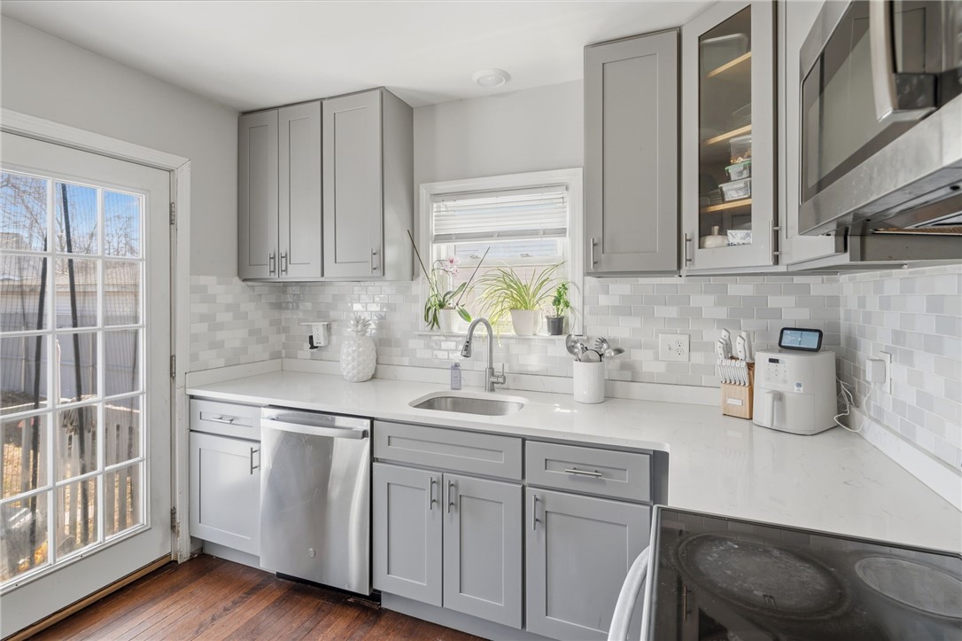 526 Post Road Warwick, RI 02888 - Photo 22 of 41