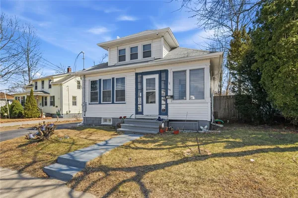 $399,000 | 526 Post Road, Warwick, RI 02888