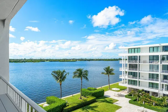 $2,250,000 | 2784 South Ocean Boulevard, Unit 403S, Palm Beach, FL 33480